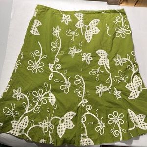 Molly & Maxx Green with cream embroidery flowers A Line Skirt Size 12P